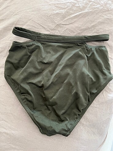 Diğer bikini altı