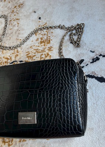 bershka siyah deri desenli çanta - Görsel 6