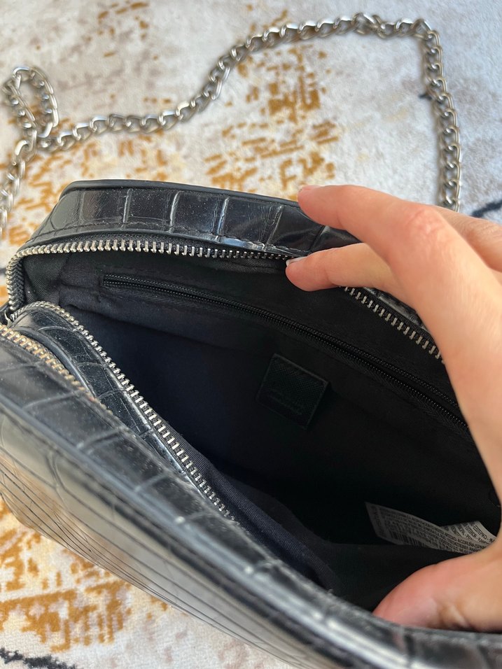 bershka siyah deri desenli çanta - Görsel 3