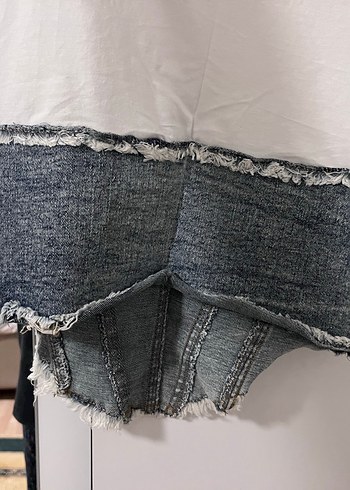 38 Beden beyaz Renk Kısa Kollu Beyaz Denim Detaylı Kadın Tişört