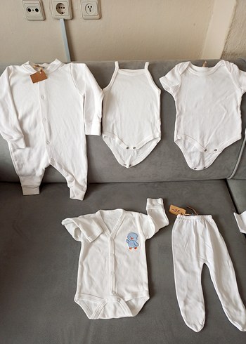 Bebek Erkek Beyaz Pamuklu Hastane Takımı - Görsel 2