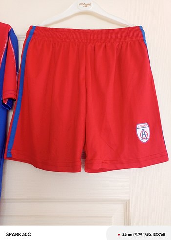 Kırmızı Çizgili Spor Erkek Forma Takımı - Görsel 3