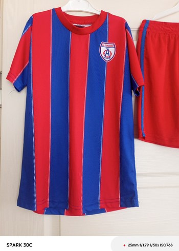 Kırmızı Çizgili Spor Erkek Forma Takımı - Görsel 2