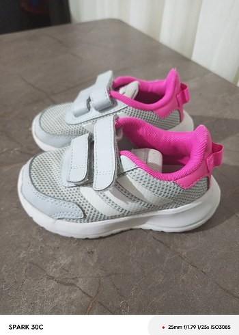 Kız Çocuk Gri Cırt Cırtlı Spor Ayakkabı - Görsel 2