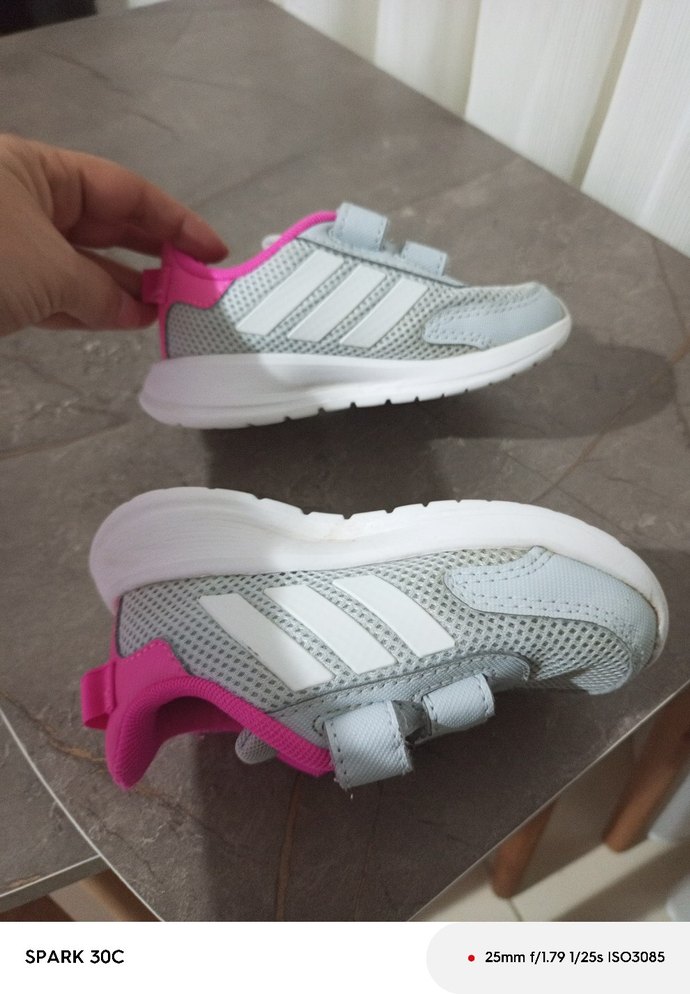 Kız Çocuk Gri Cırt Cırtlı Spor Ayakkabı - Görsel 5