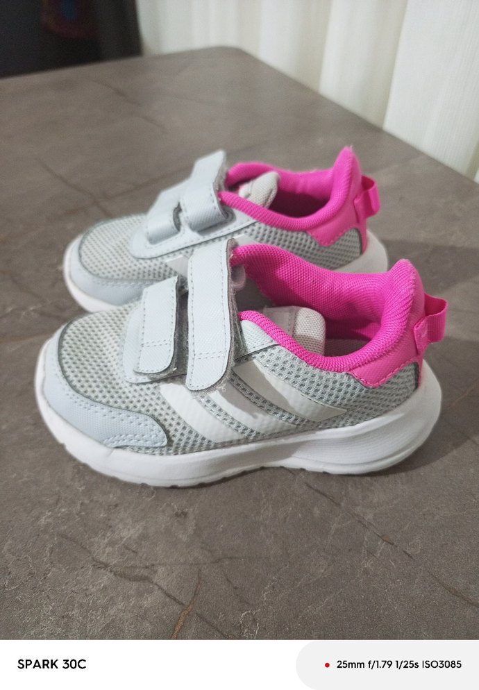 Kız Çocuk Gri Cırt Cırtlı Spor Ayakkabı - Görsel 2