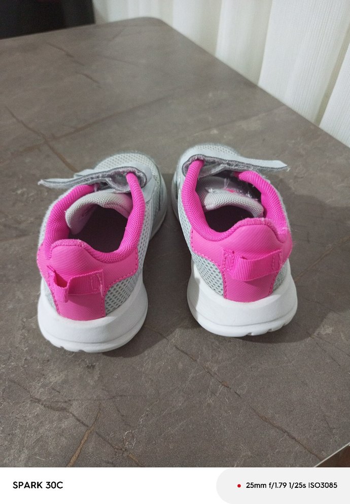 Kız Çocuk Gri Cırt Cırtlı Spor Ayakkabı - Görsel 3