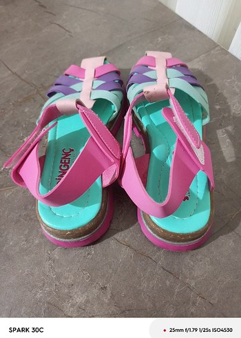 Renkli Bağcıklı Kız Sandaletleri - Görsel 3