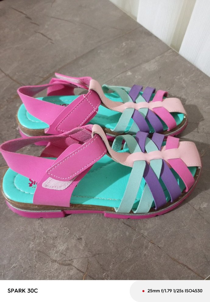 Renkli Bağcıklı Kız Sandaletleri - Görsel 4