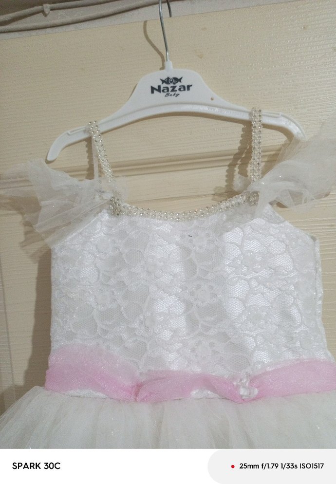 Beyaz Dantel İşlemeli Kız Elbisesi - Görsel 4