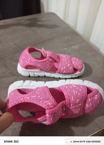 Kız Çocuk Pembe Desenli Cırt Cırtlı Terlik - Görsel 3