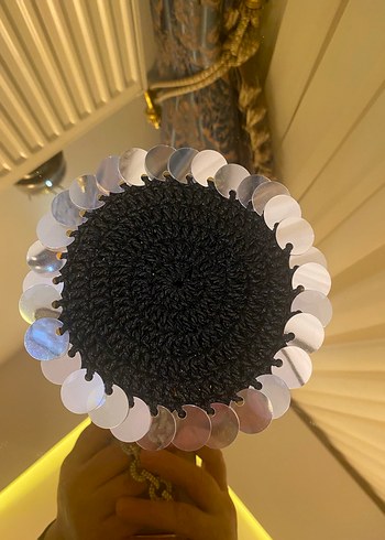 Altın Renkli Fırfırlı Kadın Örgü Şapka - Görsel 2