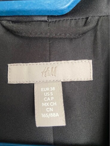 s Beden HM SİYAH KISA BLAZER