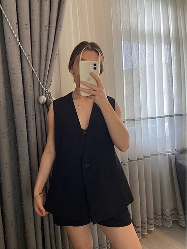 ZARA YELEK
