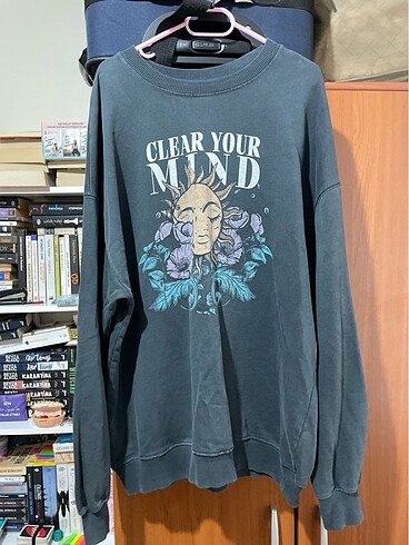 kapşonsuz sweatshirt