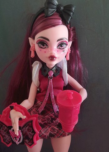 Monster High orjinal kutusunda monster high draculaura