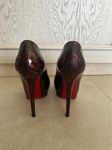 37 Beden kahverengi Renk Christian Louboutin