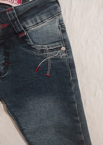 Nakışlı Düğmeli Kız Kot Pantolon - Görsel 3