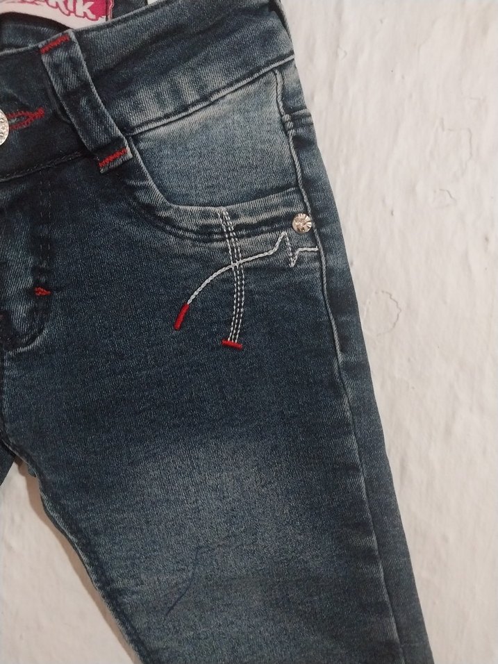 Nakışlı Düğmeli Kız Kot Pantolon - Görsel 3