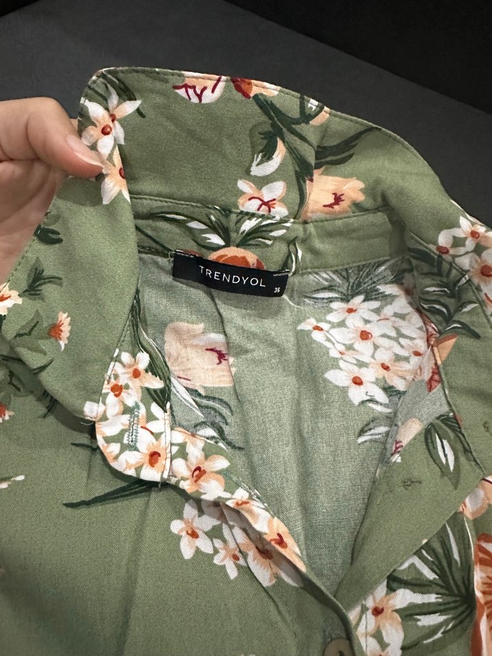 Yeşil Çiçek Desenli V Yakalı Kadın Gömlek Elbise - Görsel 2