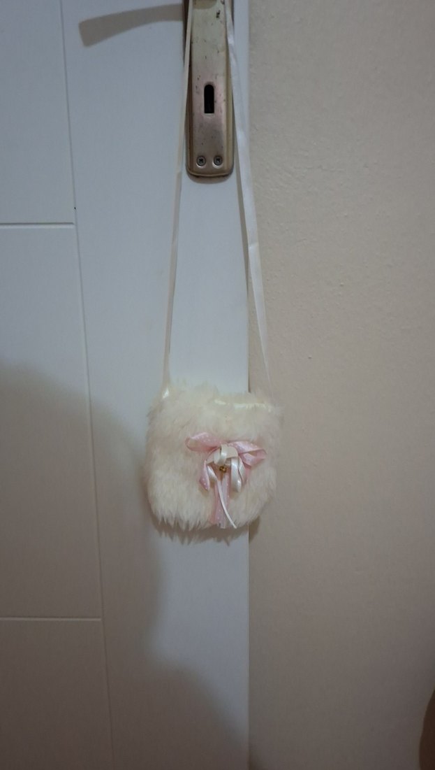 Beyaz Kürklü İşlemeli Kız Çantası - Görsel 5