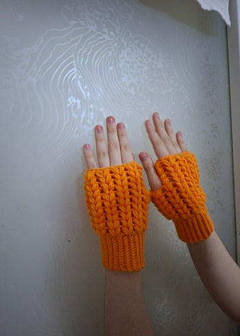 Turuncu Örgü Parmaksız Kadın Eldiven - Görsel 3