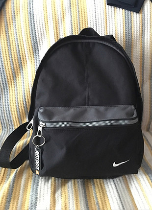 Nike çanta 