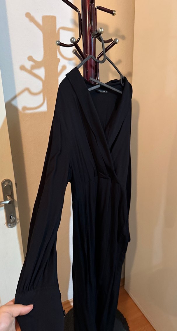 Siyah V Yakalı Uzun Keten Elbise - Görsel 3