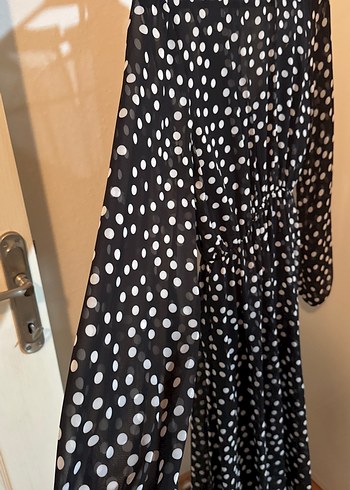Siyah Beyaz Puantiyeli Uzun Kadın Elbise - Görsel 4