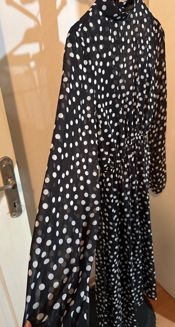 Siyah Beyaz Puantiyeli Uzun Kadın Elbise - Görsel 4