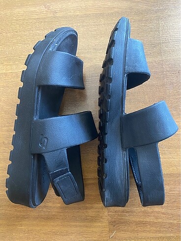 38 Beden Orj skechers sandalet