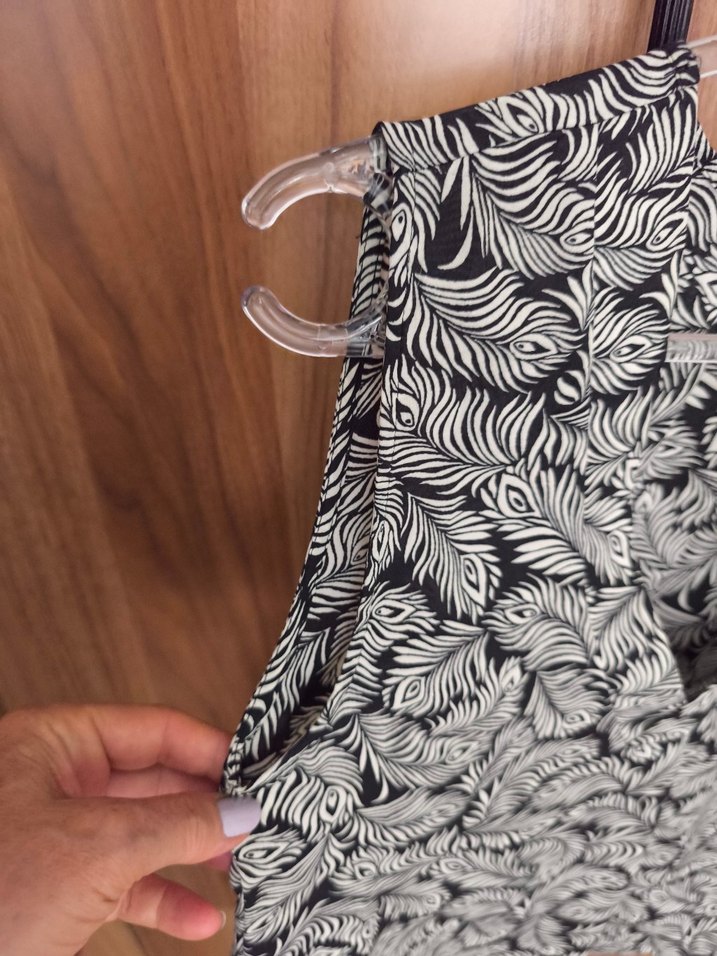 H.M. siyah beyaz V yaka kısa buluz - Görsel 3