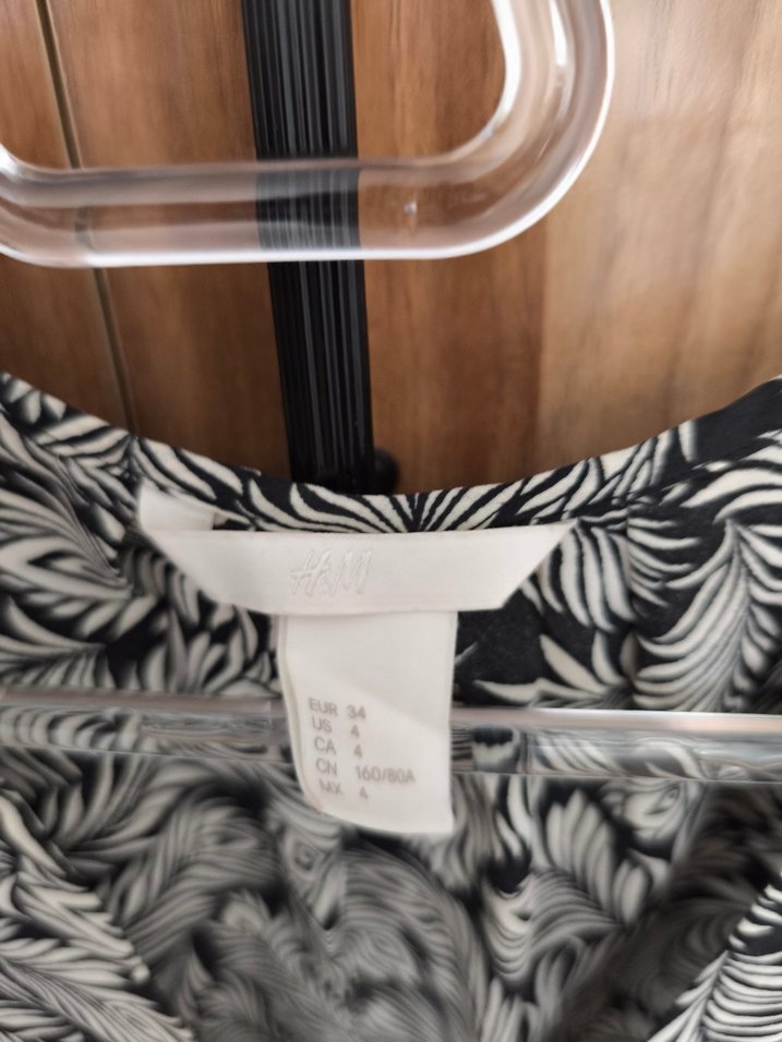 H.M. siyah beyaz V yaka kısa buluz - Görsel 5