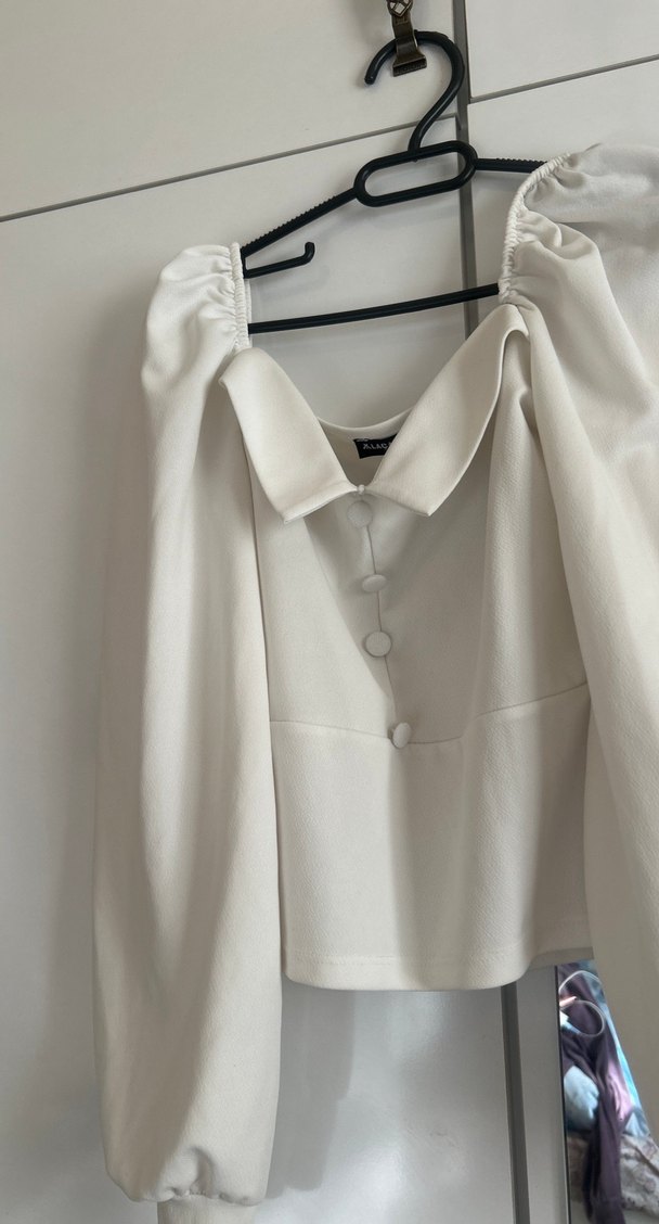 V Yaka Düğmeli Beyaz Midi Bluz - Görsel 2