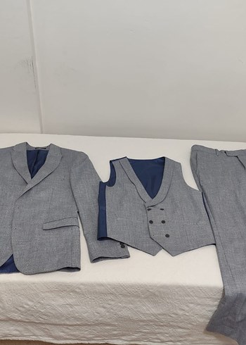 Gri Düğmeli Erkek Takım Elbise - Görsel 3