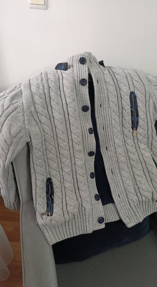 Düğmeli Gri Örgü Erkek Hırka - Görsel 2