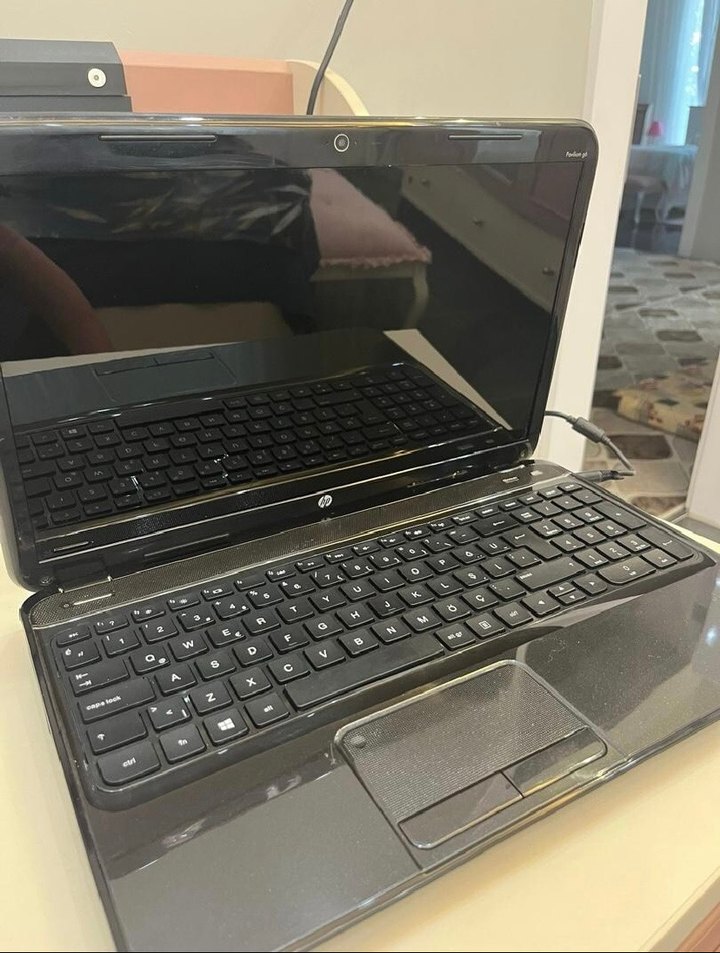 Siyah HP Laptop i7 - Görsel 4