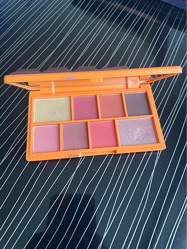 Revolution Choc Orange Far Paleti
