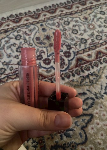 Bordo Renkli Sıvı Ruj - Görsel 2