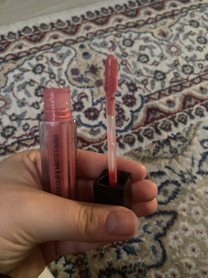 Bordo Renkli Sıvı Ruj - Görsel 2