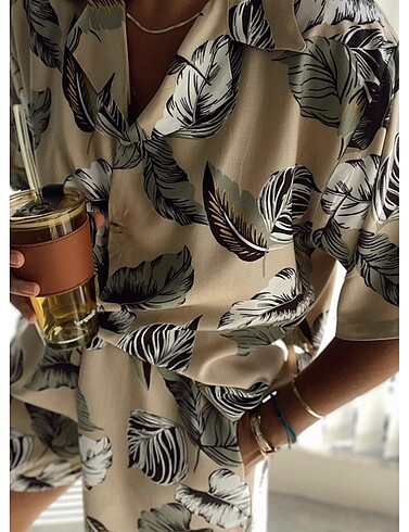 Diğer Krem zemın üzerine Yeşil yapraklı pijama takımı