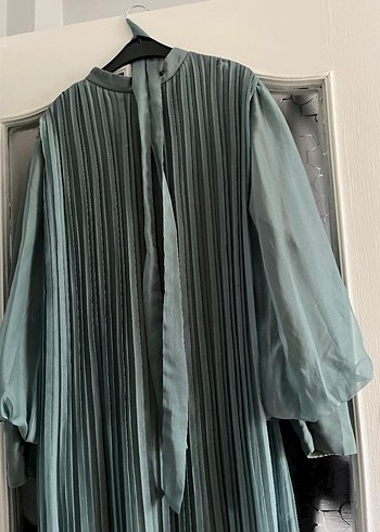 Uzun Pileli Kadın Elbise - Görsel 2