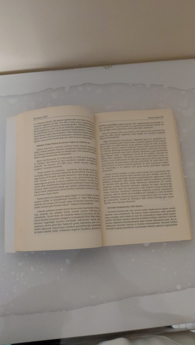 Hukuk Felsefesi Kitabı - Prof. Dr. Adnan Güriz - Görsel 3