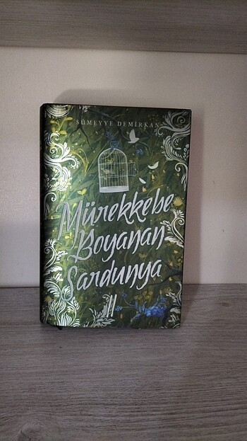 Beden Mürekkebe Boyanan Sardunya - Ciltli