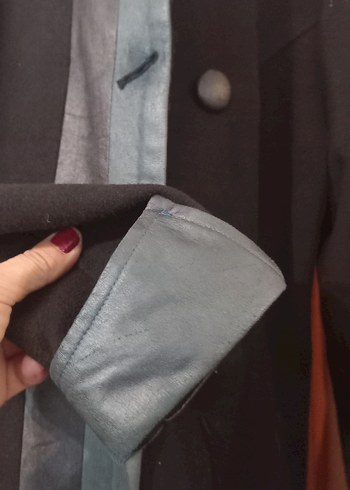 Siyah Süet Düğmeli Uzun Kadın Kaban - Görsel 4