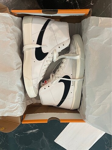 Nike Blazer Mid 77 Kadın Ayakkabı