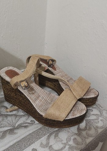 Bej Hasır Dolgu Topuklu Kadın Sandalet - Görsel 4