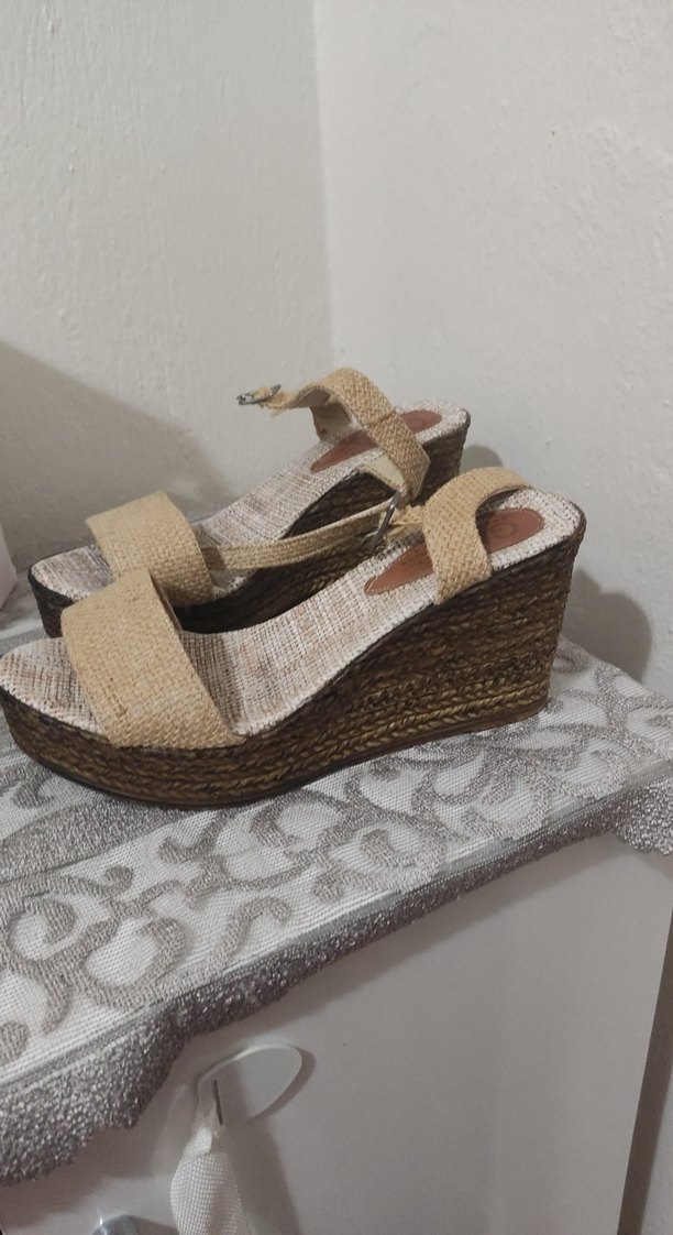 Bej Hasır Dolgu Topuklu Kadın Sandalet - Görsel 2