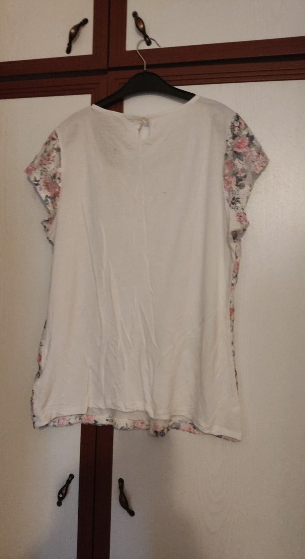 Çiçek Desenli Dantel Detaylı Kadın Bluz - Görsel 3