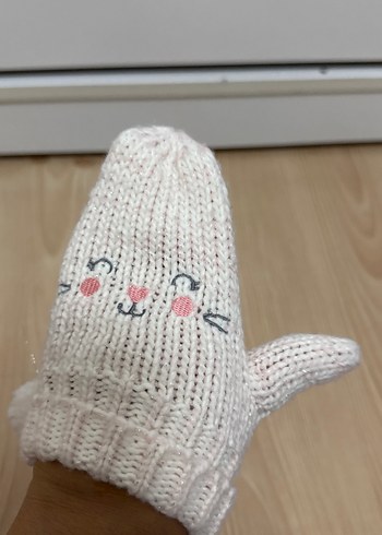 Nakışlı Beyaz Kız Çocuk Eldiveni - Görsel 5